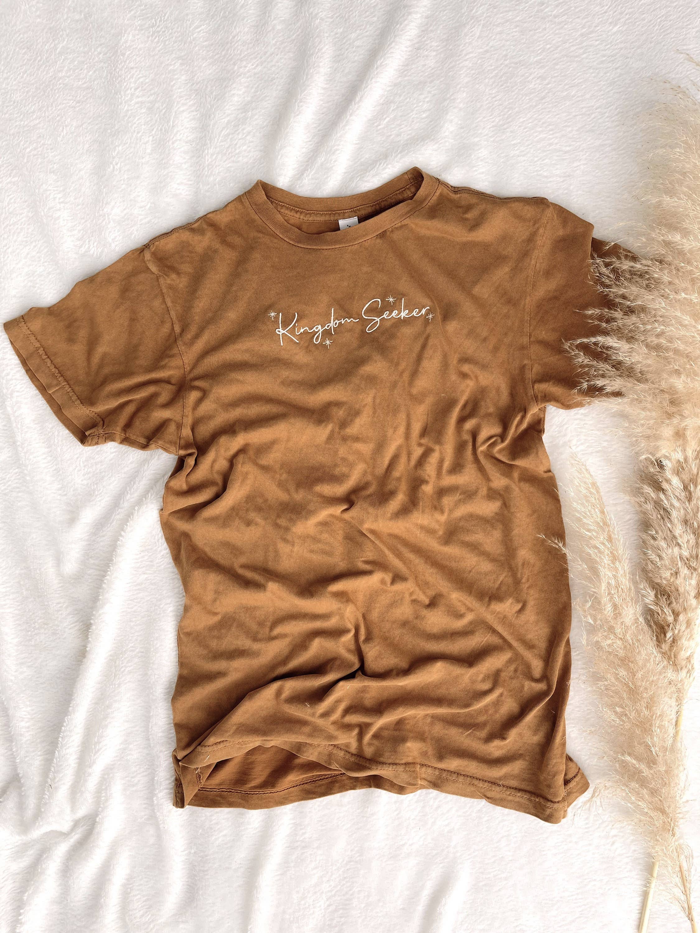 Embroidered Kingdom Seeker Vintage Style SummerTee