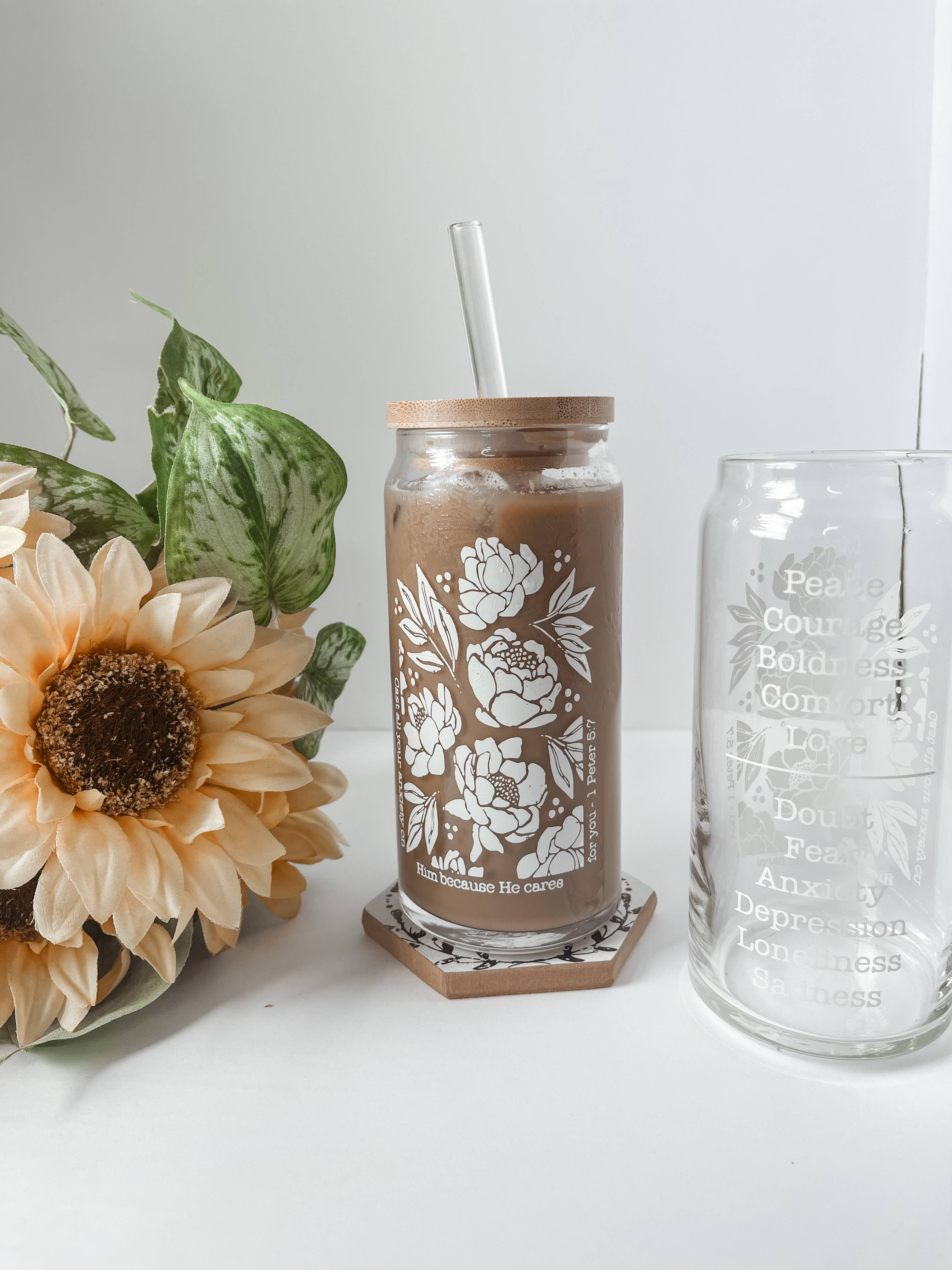 20 oz 1 Peter 5:7 Floral Glass Can