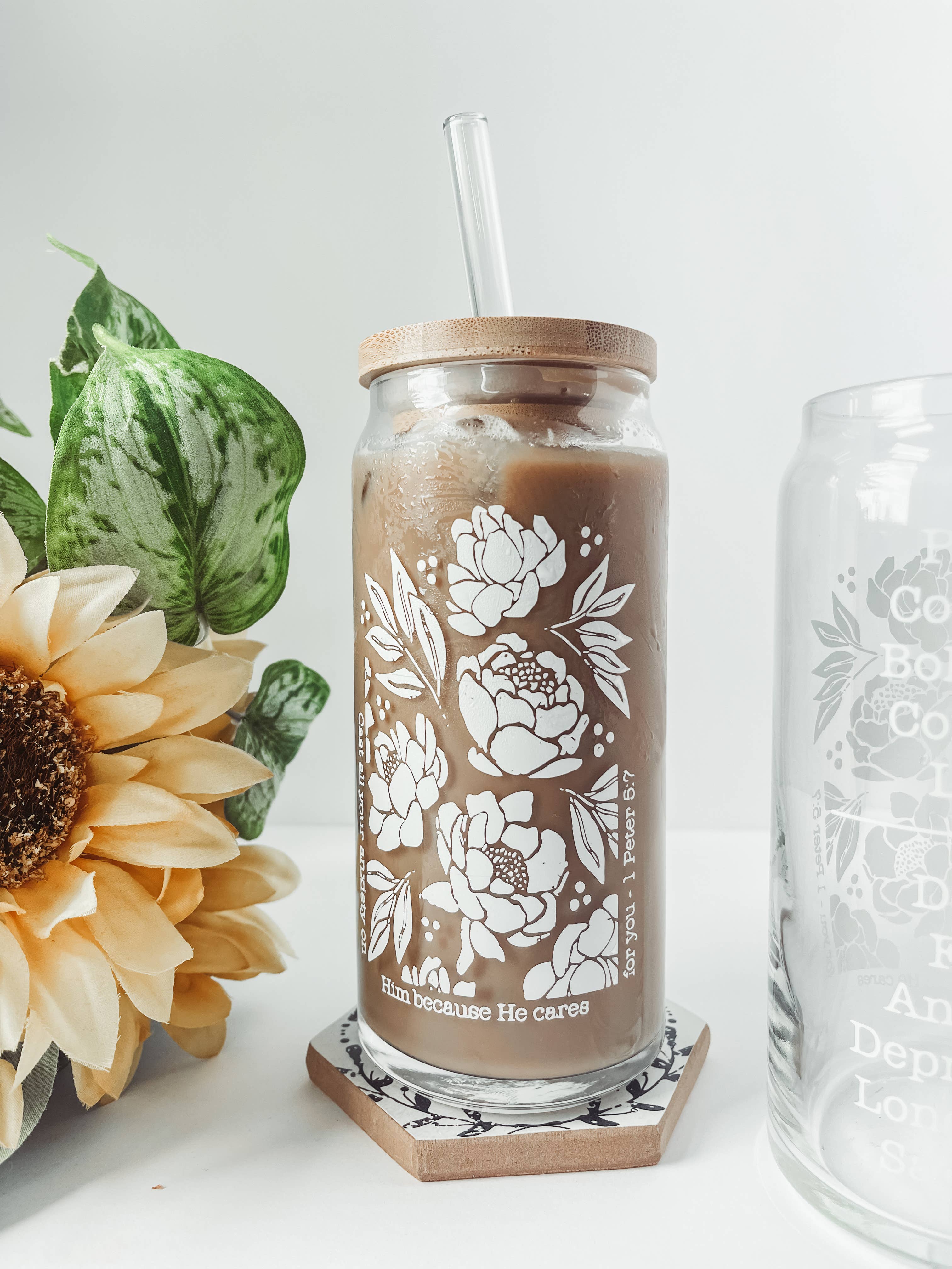 20 oz 1 Peter 5:7 Floral Glass Can