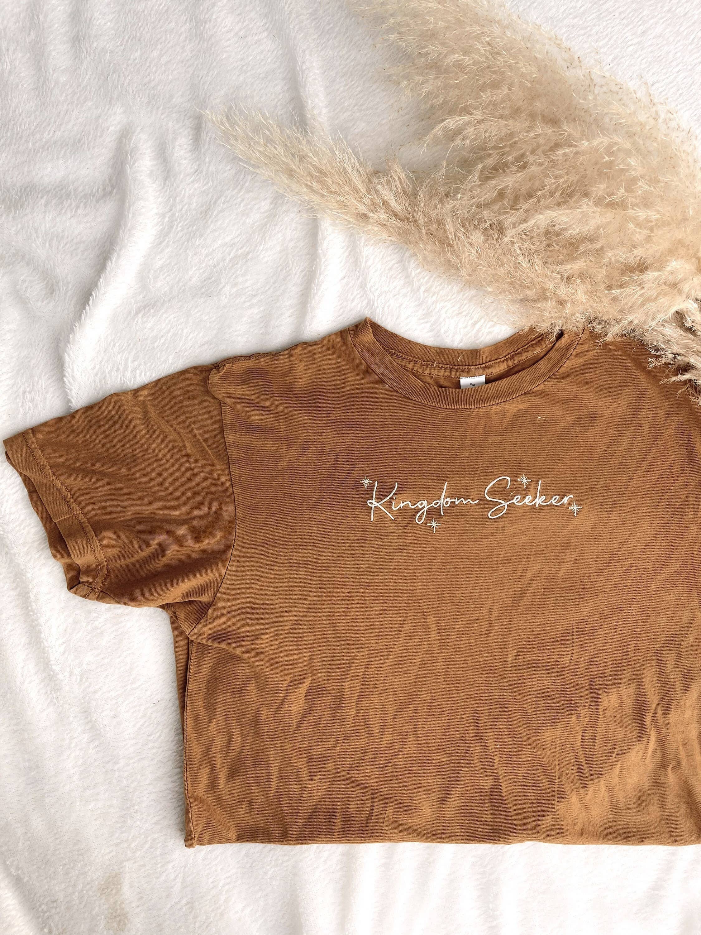 Embroidered Kingdom Seeker Vintage Style SummerTee