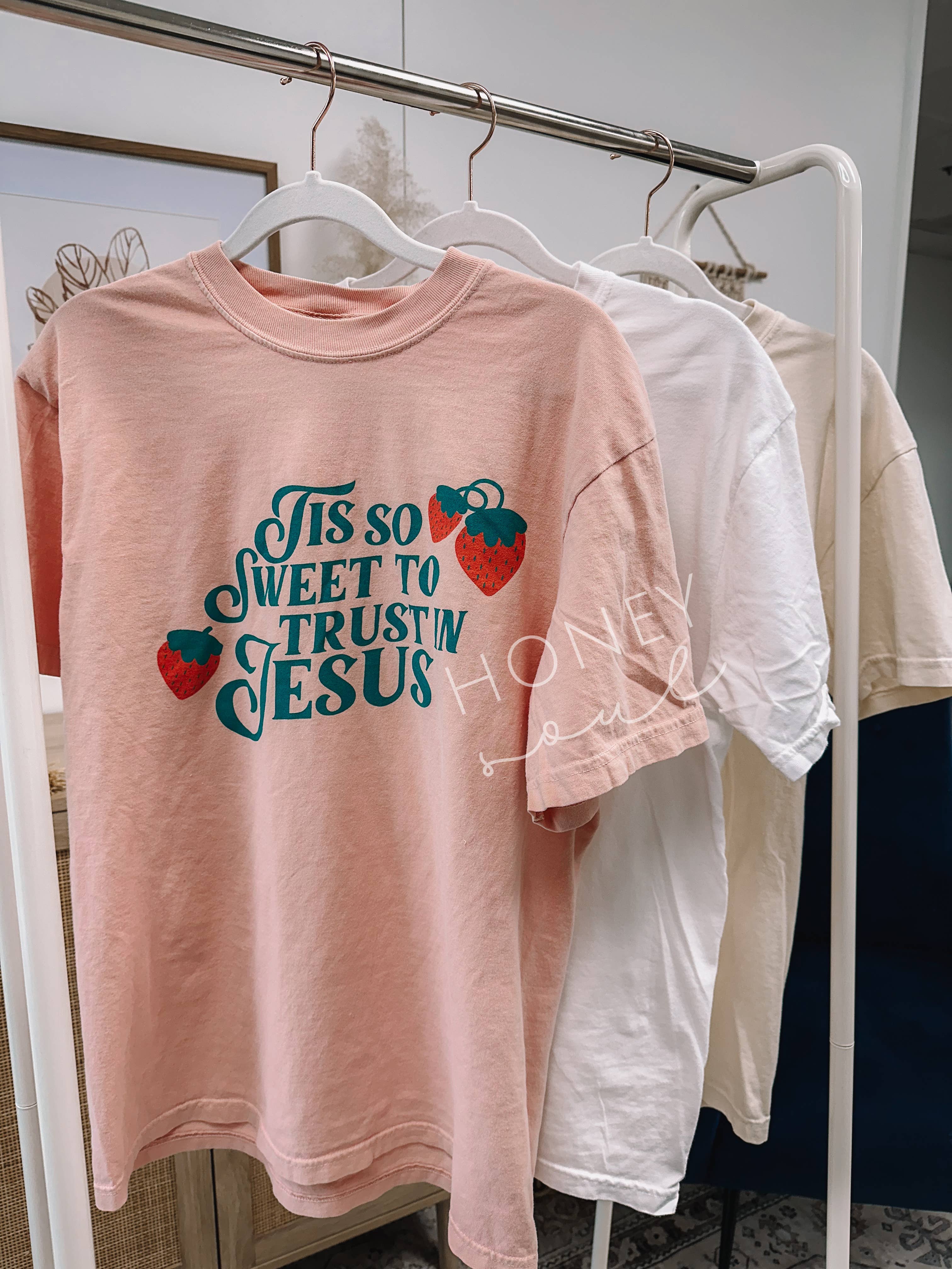 Tis So Sweet To Trust In Jesus Graphic T-Shirt